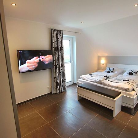 Ferien_Villa Pace เกอห์เรน-เลบบิน ภายนอก รูปภาพ