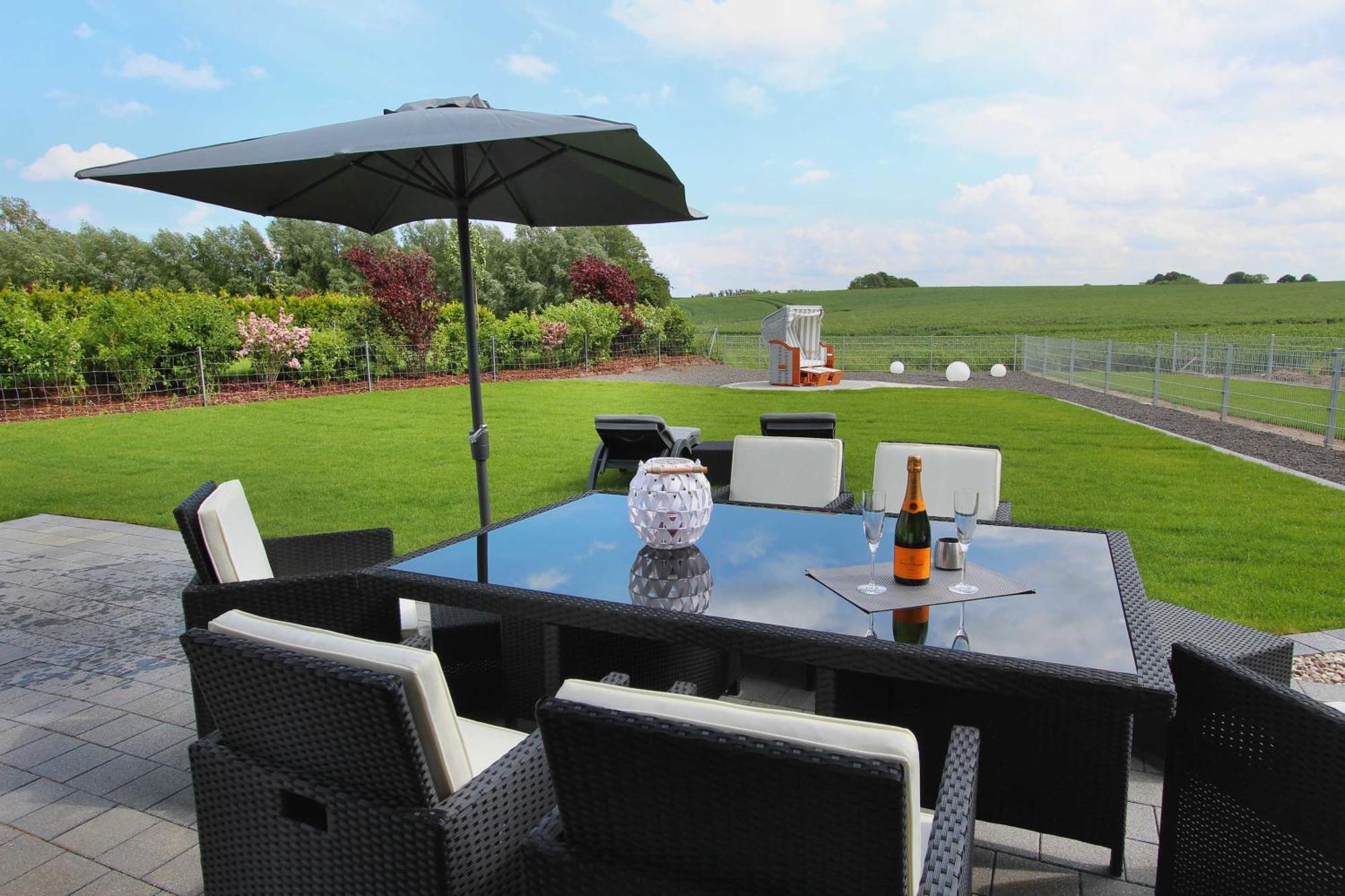 Ferien_Villa Pace เกอห์เรน-เลบบิน ภายนอก รูปภาพ